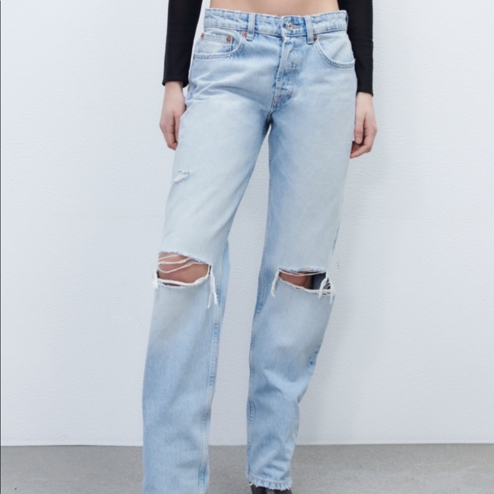 ZARA STRAIGHT RIPPED JEANS